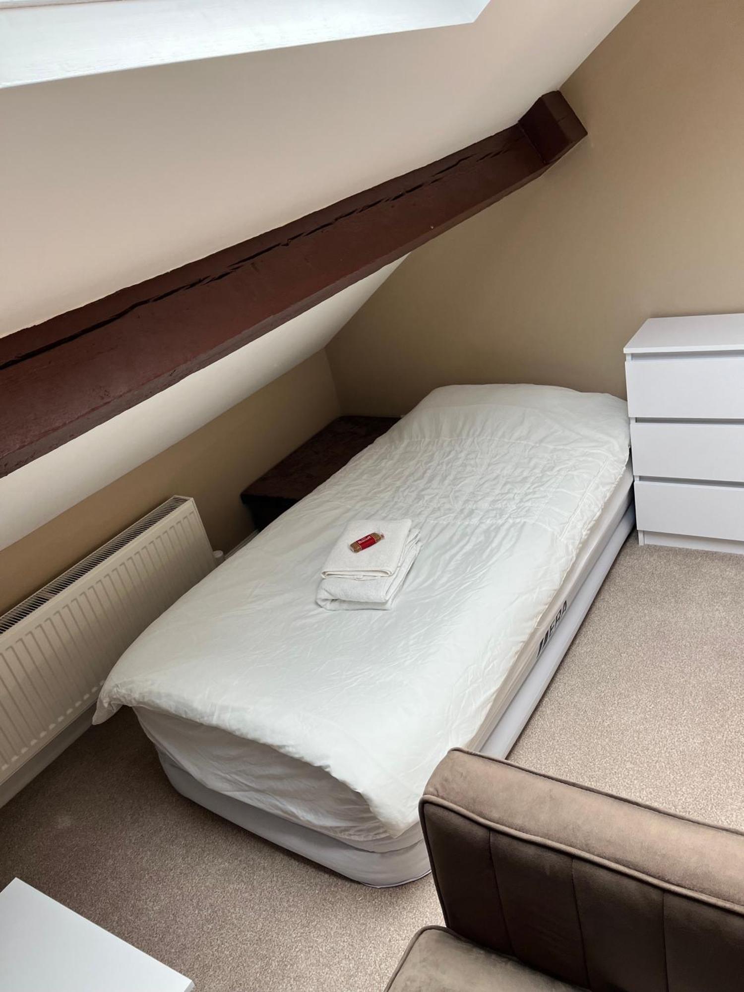 Private & Modern En-Suite Rooms Town Centre Self Check-In Barnsley Exterior photo